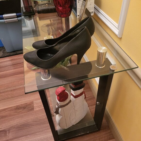 Dressed Shoes - Picture 1 of 3